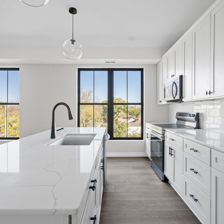 Fuller Park Flats Floor Plan H 2 Bed 2 Bath kitchen view