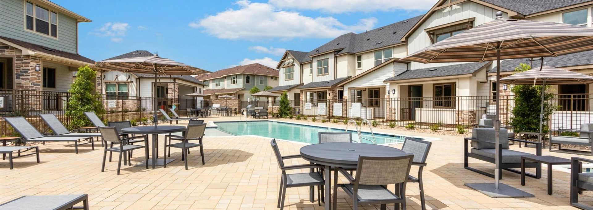 pool and patio at The Town Arlington