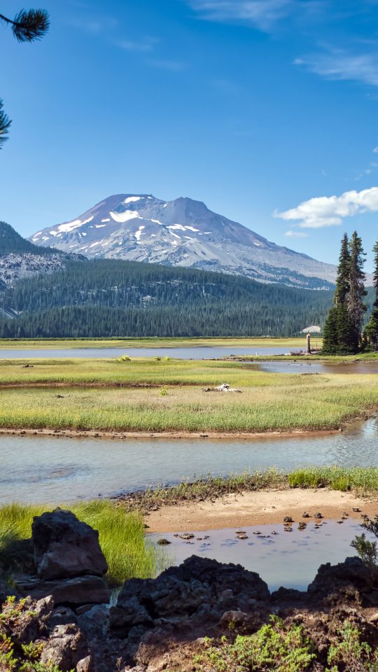 Sparks Lake with South Sister mountain rising in the background near Bend, Oregon