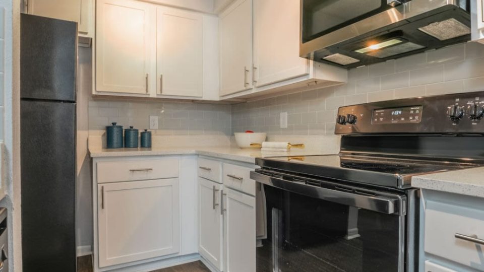 kitchen at The Lakebridge Townhomes