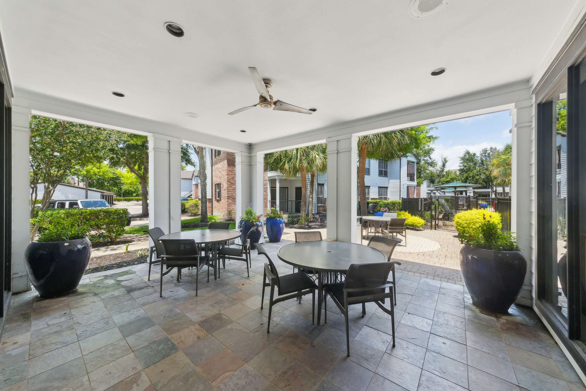 patio at The  Boulevard at Deer Park