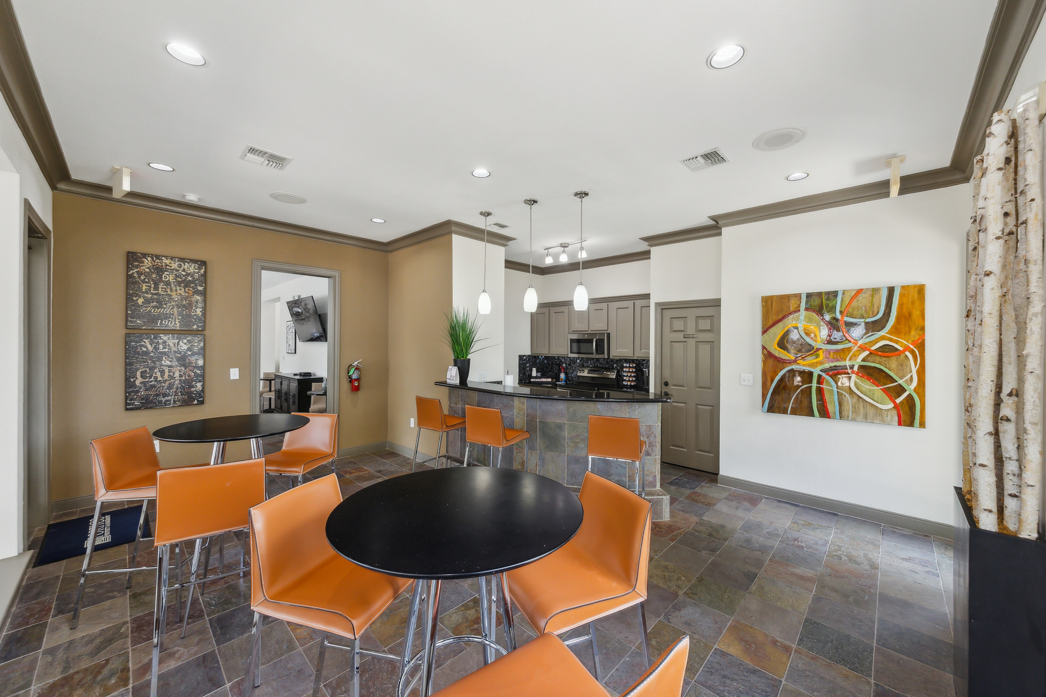 the dining area at The  Boulevard at Deer Park