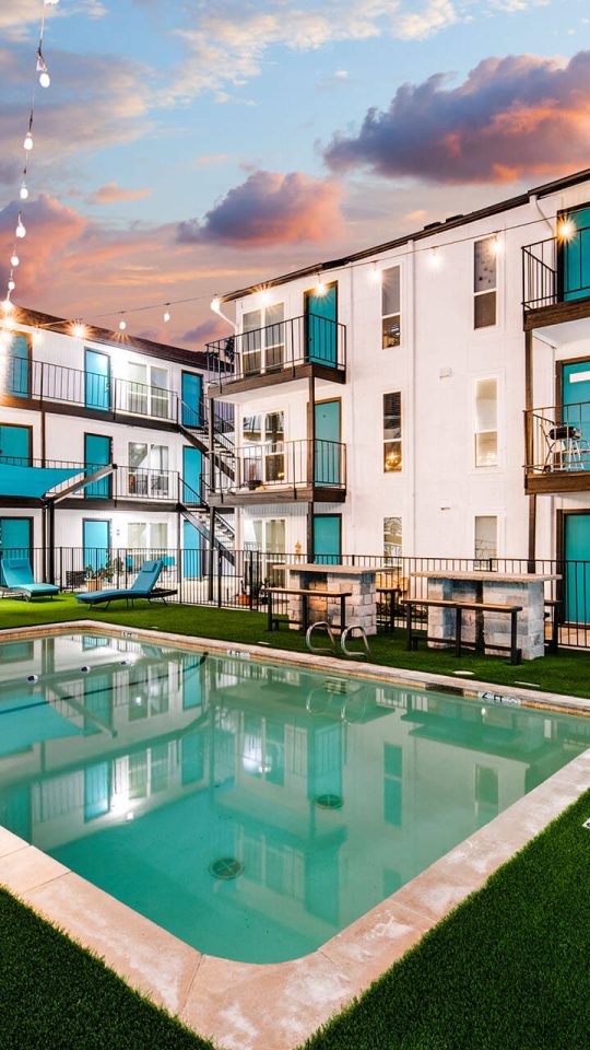 The resort pool at Prescott