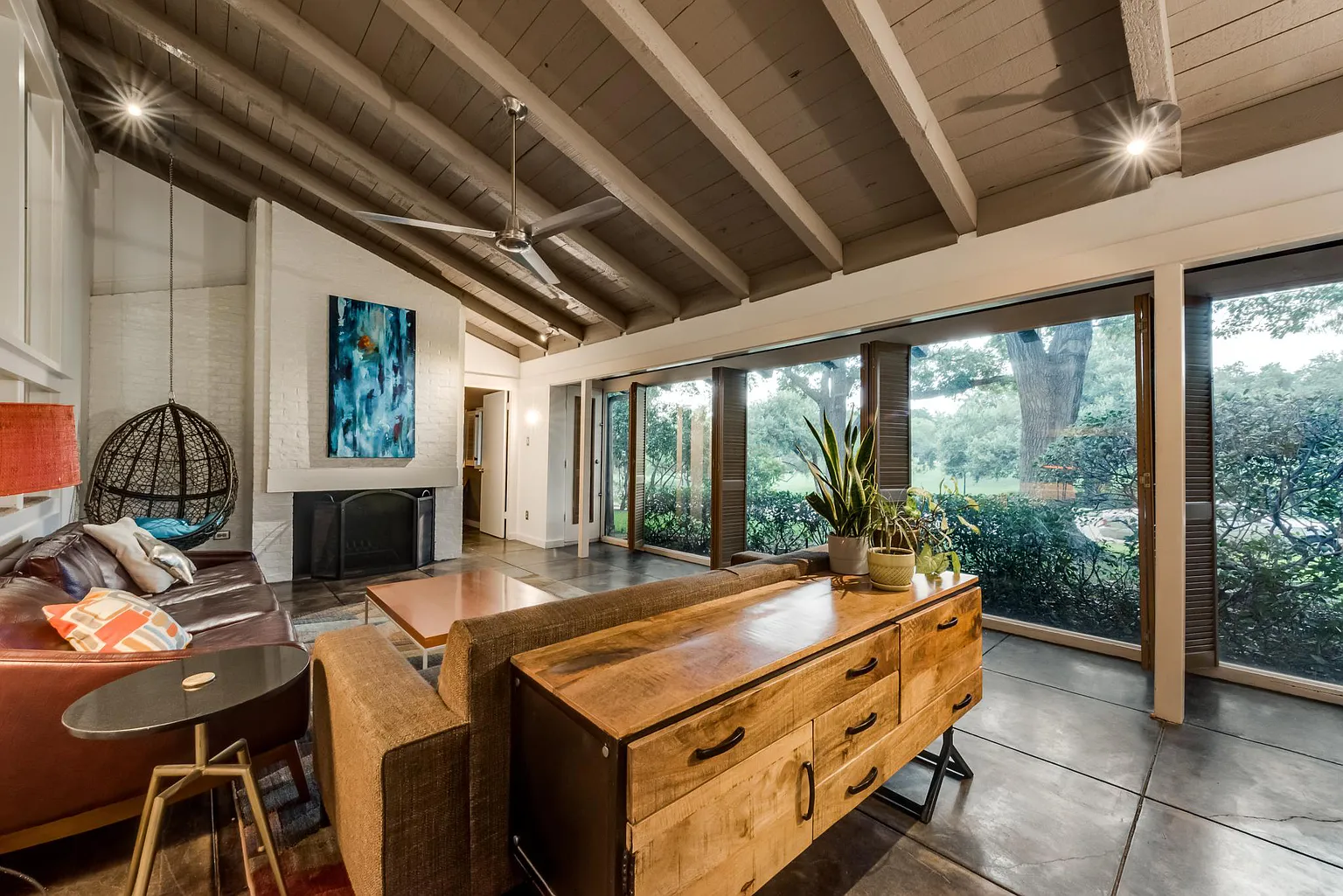 301 Rochelle Living Room