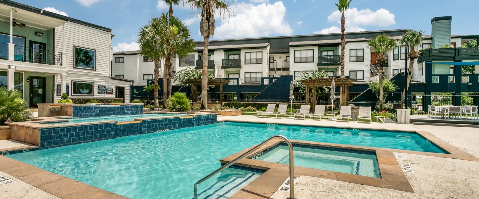 the pool at The Pearce on  Lake