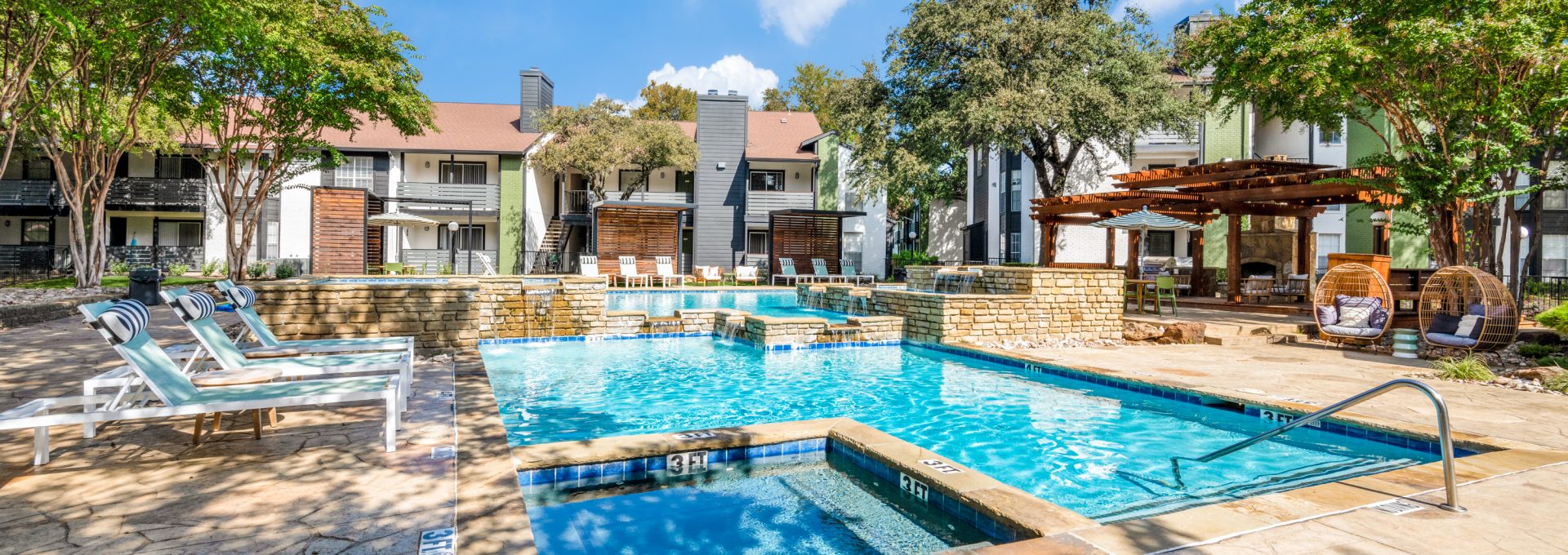 the pool at The Richmond