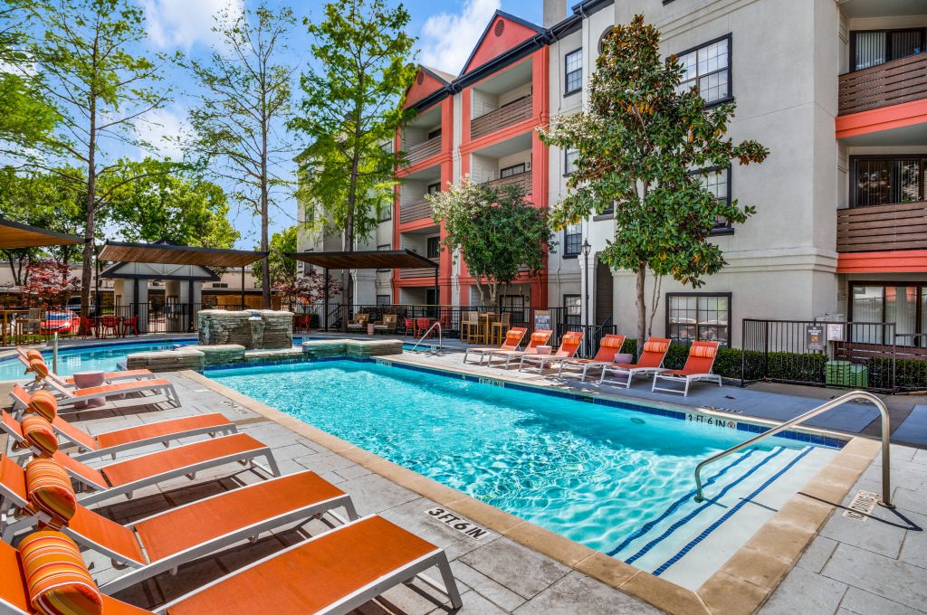 the pool at The  Lana