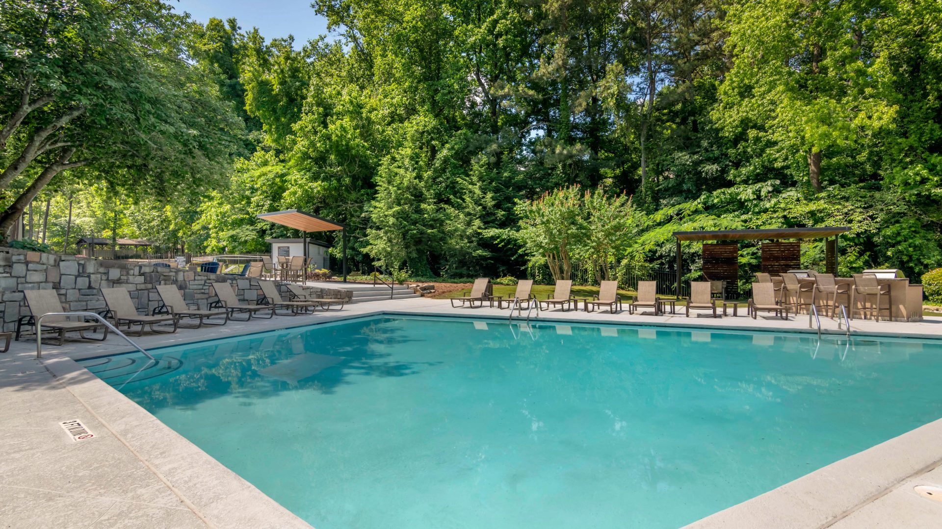 the pool at The  Bowie