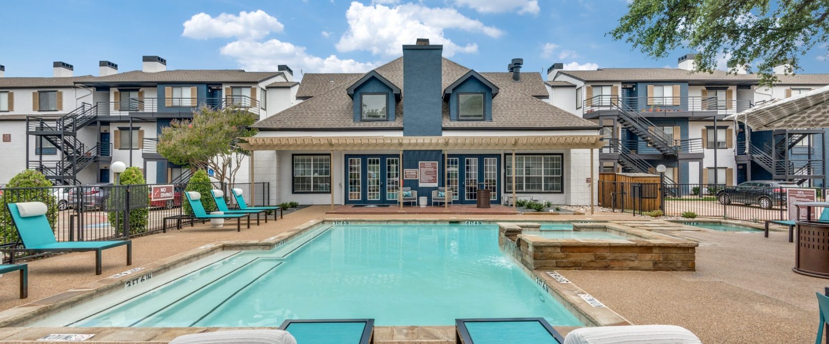 the pool at The Grant Valley Ranch