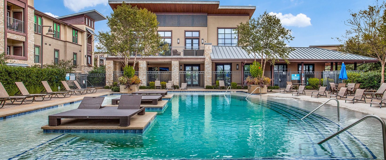 the pool at The Twin Creeks Crossing