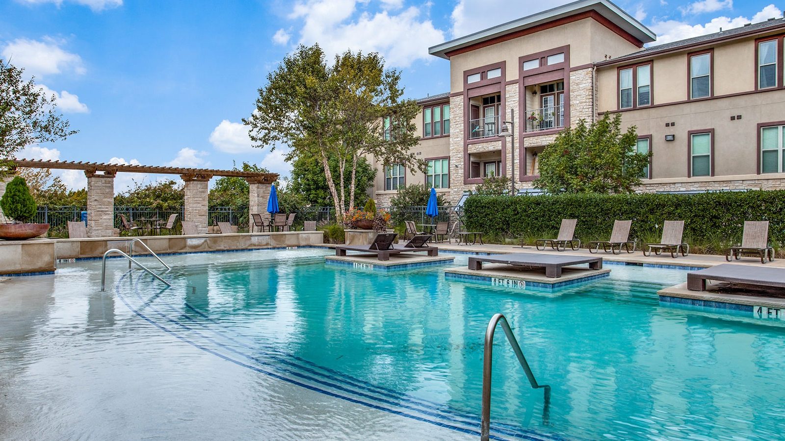 the pool at The Twin Creeks Crossing